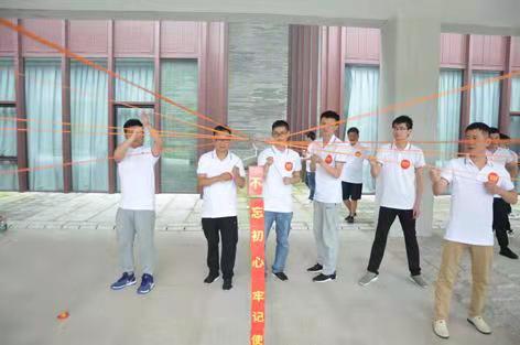 9州体育网址组织党员 职工开展党史学习教育红色走读活动