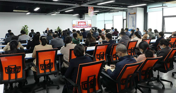 9州体育网址党支部组织党员和中层干部参加学习贯彻党的二十大精神专题培训班