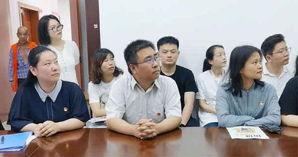 9州体育网址党支部开展“推动垃圾分类，践行绿色发展”联合党建活动