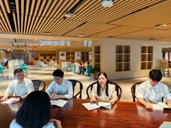 9州体育网址开展“喜迎国庆·探红色摇篮”主题党日活动